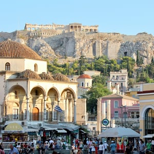 Voyage en groupe à Athènes sur la place Monastiraki